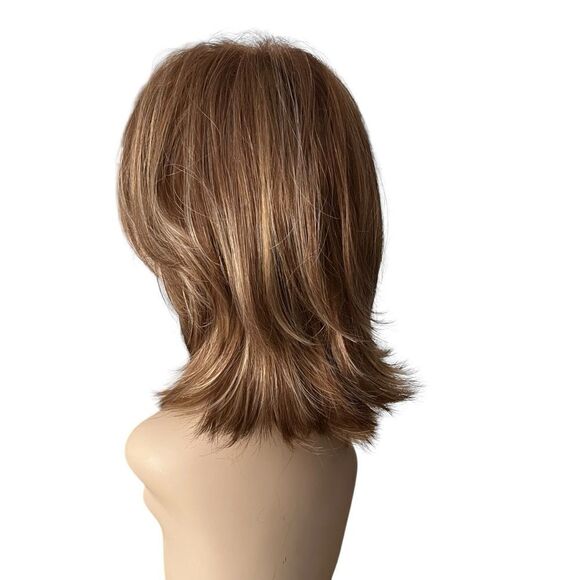 Wig Synthetic Fashion Wig. Never Worn. Sz: Avg - Picture 6 of 10